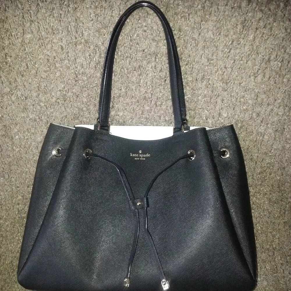 KATE SPADE-Cape Drive-LYNNIE Saffiano Leather Bag Black-NEW WITH TAGS-AUTHENTIC - Picture 1 of 9